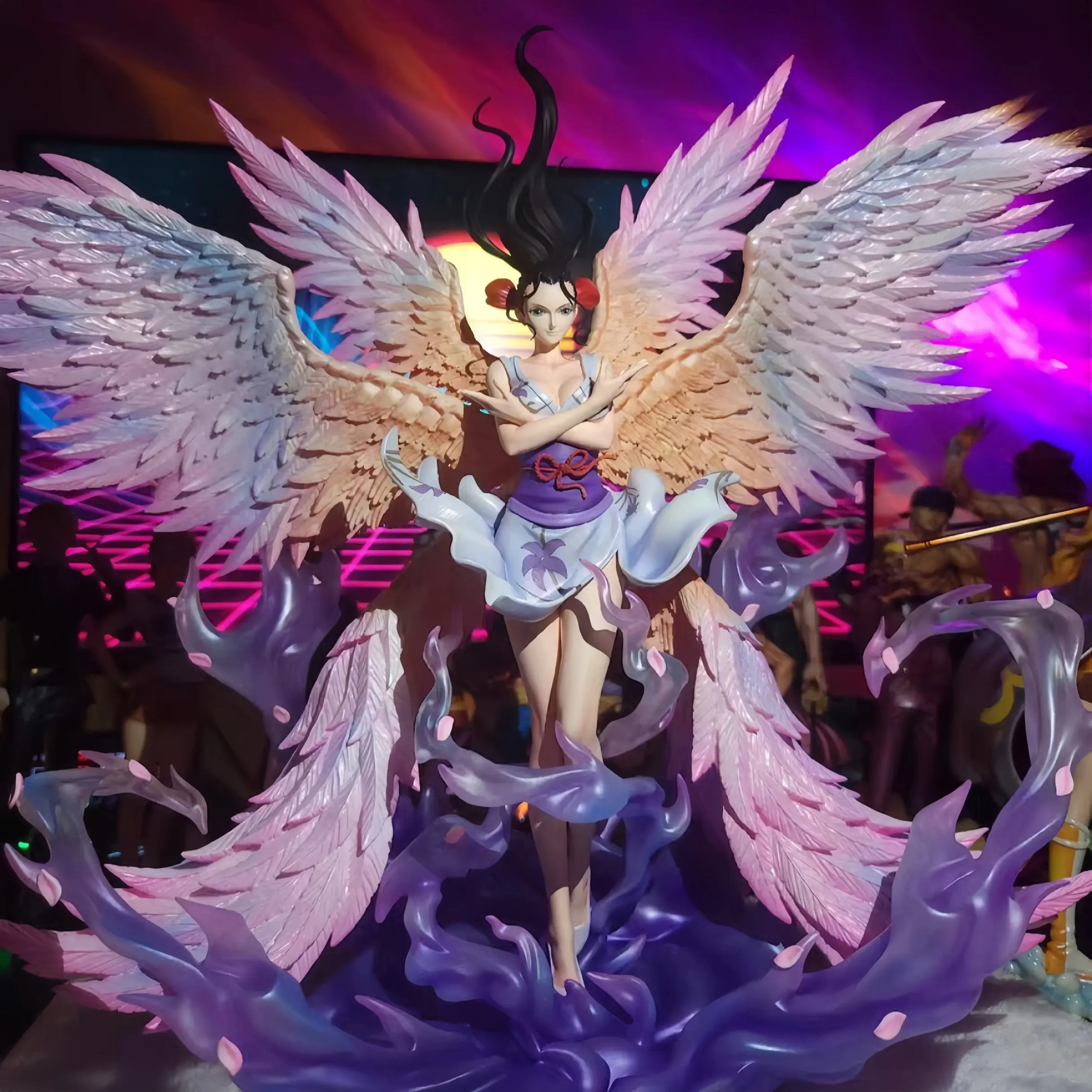 One Piece Nico Robin Six Wings Figure